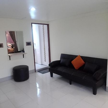 Living Room Guesthouse & Cafe Bar Karon Ngoại thất bức ảnh
