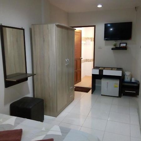 Living Room Guesthouse & Cafe Bar Karon Ngoại thất bức ảnh