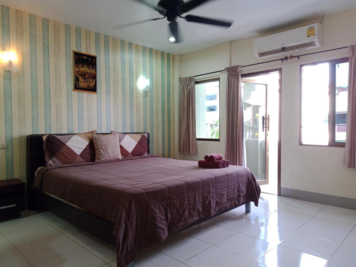 Living Room Guesthouse & Cafe Bar Karon Ngoại thất bức ảnh