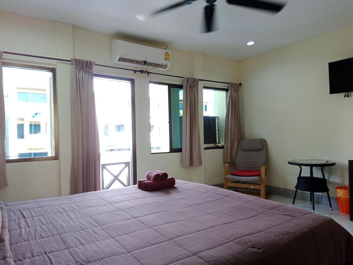 Living Room Guesthouse & Cafe Bar Karon Ngoại thất bức ảnh