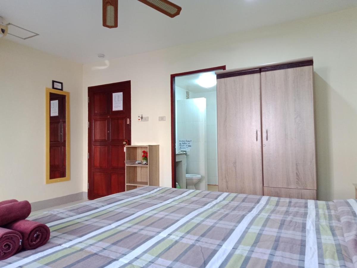 Living Room Guesthouse & Cafe Bar Karon Ngoại thất bức ảnh