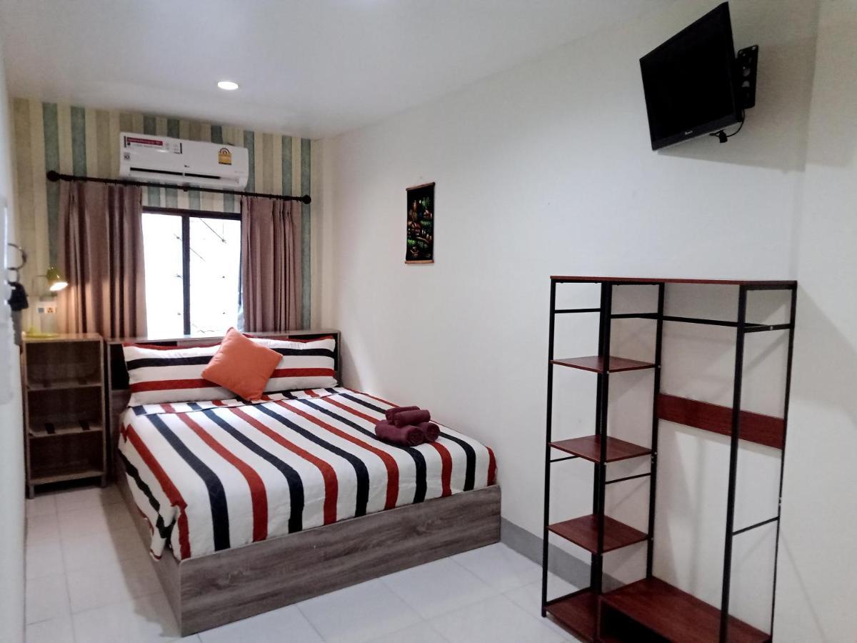 Living Room Guesthouse & Cafe Bar Karon Ngoại thất bức ảnh