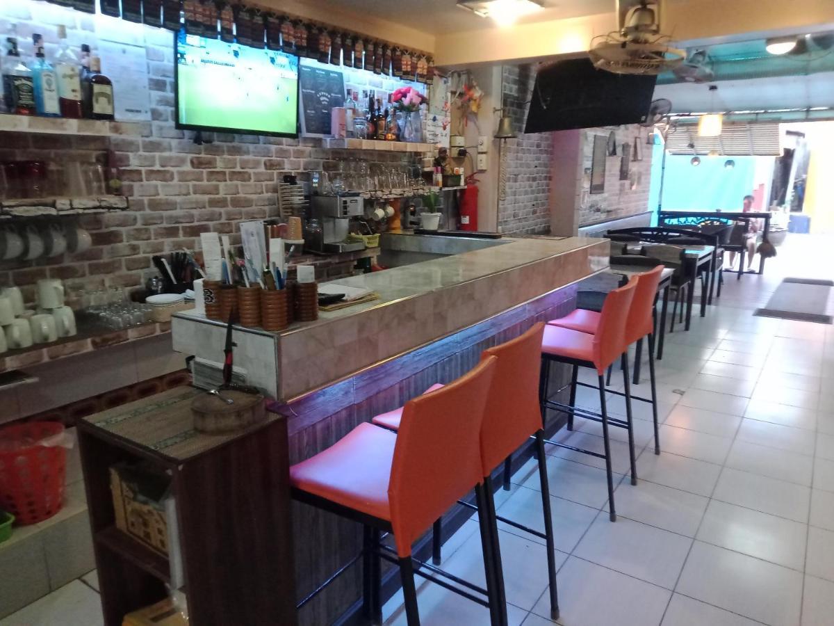 Living Room Guesthouse & Cafe Bar Karon Ngoại thất bức ảnh