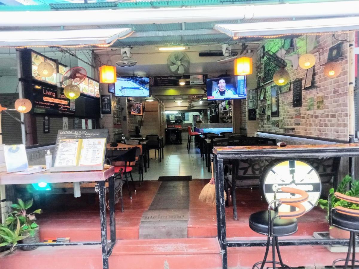 Living Room Guesthouse & Cafe Bar Karon Ngoại thất bức ảnh