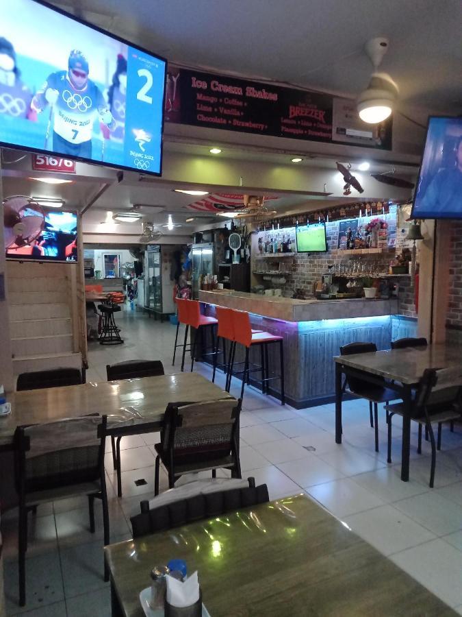Living Room Guesthouse & Cafe Bar Karon Ngoại thất bức ảnh