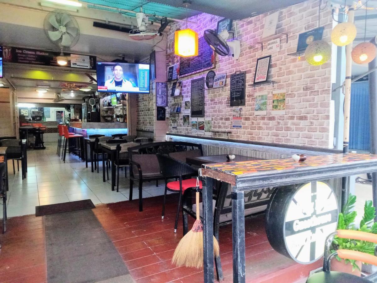 Living Room Guesthouse & Cafe Bar Karon Ngoại thất bức ảnh