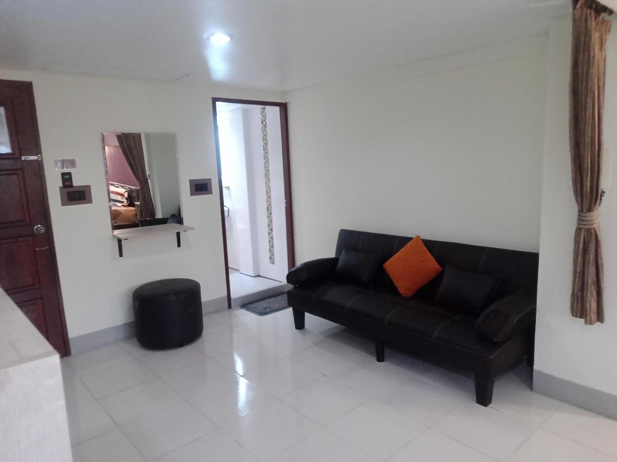 Living Room Guesthouse & Cafe Bar Karon Ngoại thất bức ảnh