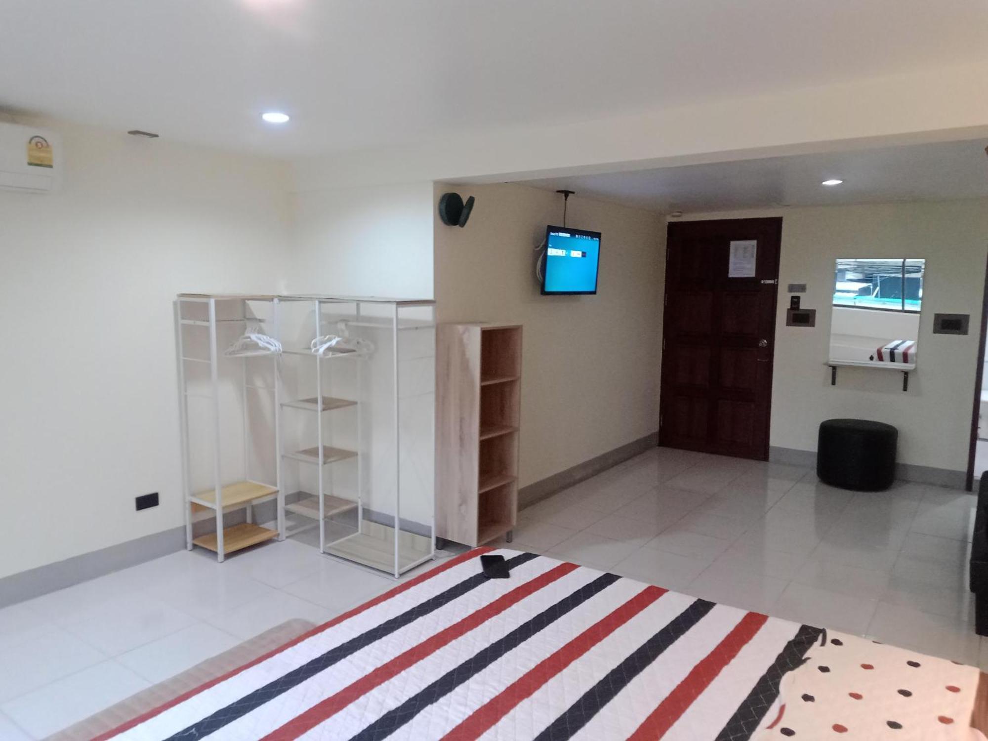 Living Room Guesthouse & Cafe Bar Karon Ngoại thất bức ảnh