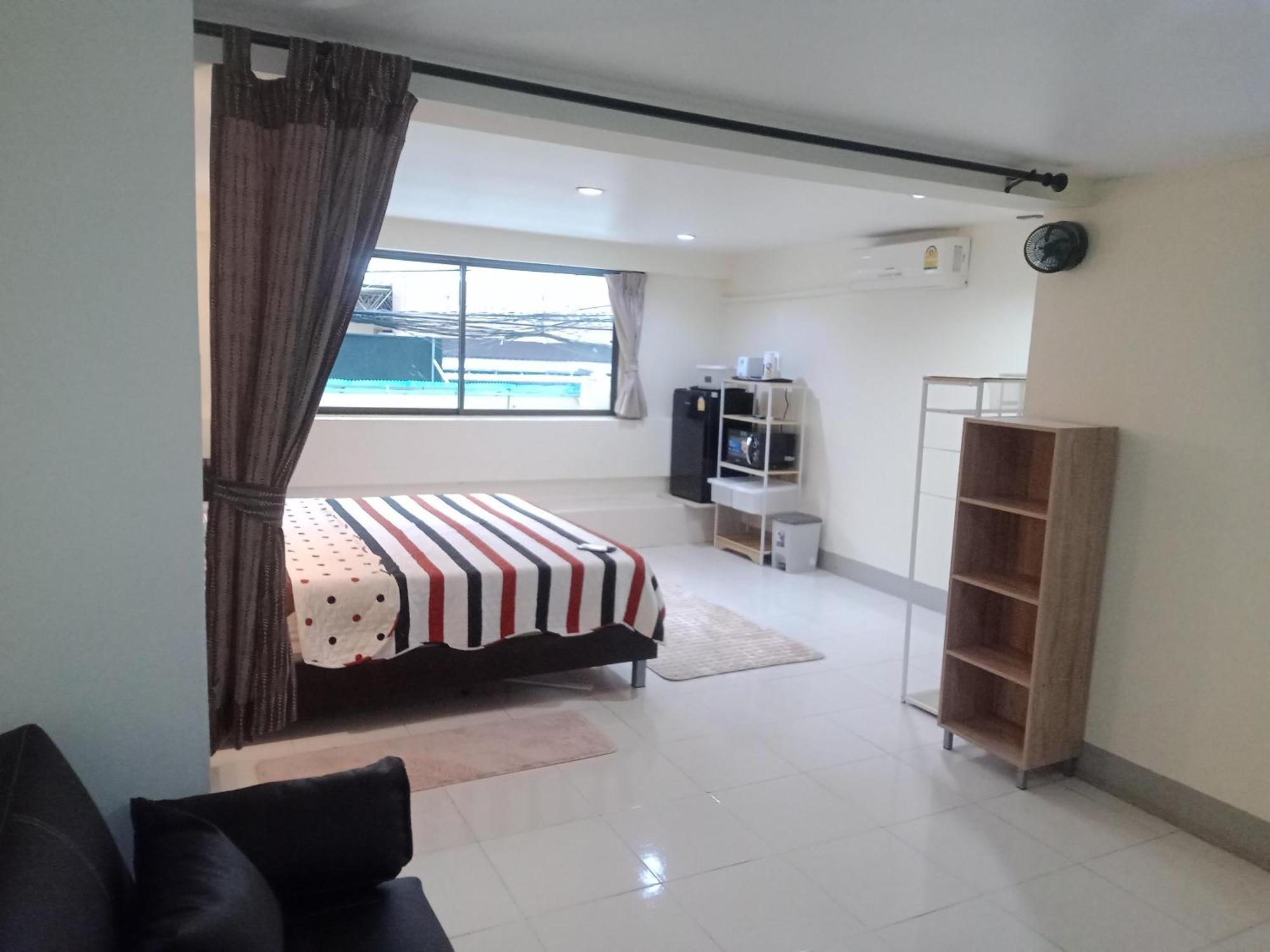 Living Room Guesthouse & Cafe Bar Karon Ngoại thất bức ảnh