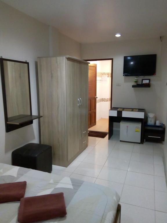 Living Room Guesthouse & Cafe Bar Karon Ngoại thất bức ảnh